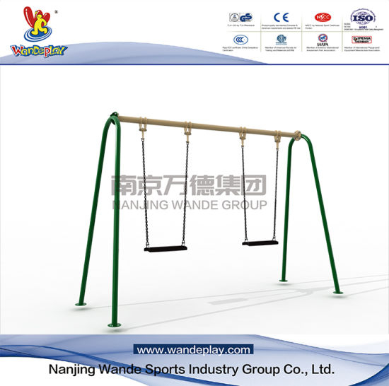 어린이를위한 공원에서 스윙과 야외 Playset